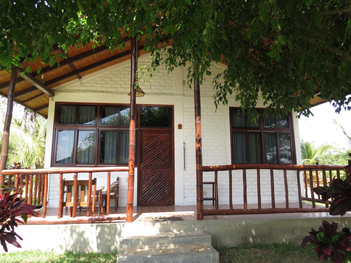 La Choza Bungalows Tambo Grande Exterior photo