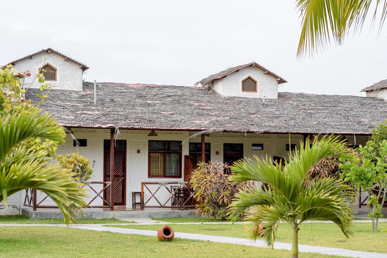La Choza Bungalows Tambo Grande Exterior photo